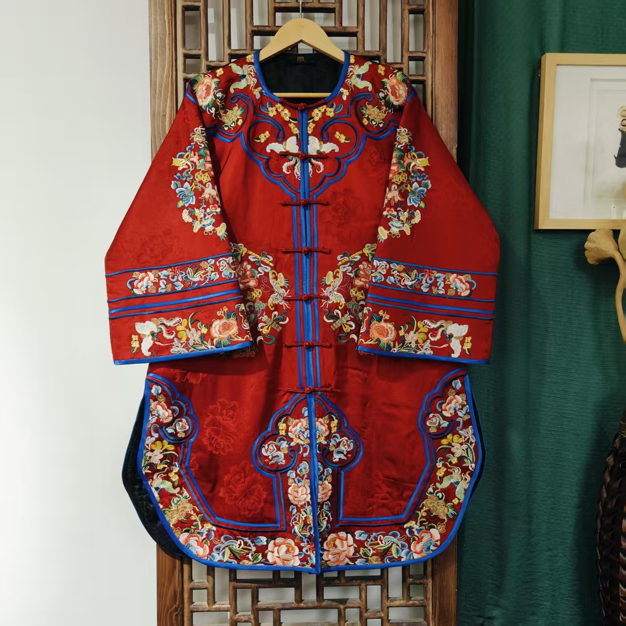 棉（HY25029）凤徕兮定制红色龙凤暗纹底如意边刺绣对襟盘扣薄棉服