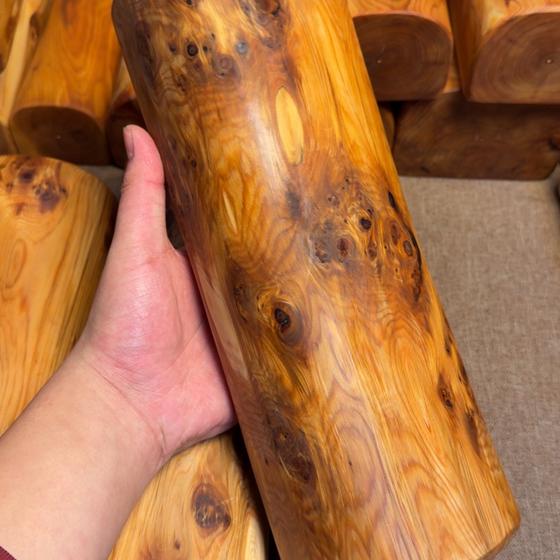 A***L实木竹炭崖柏黑油颈椎枕。黑油老料