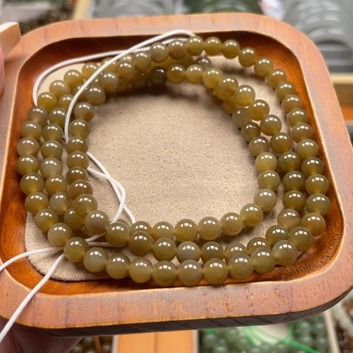 和田玉未镶嵌珠串6mm