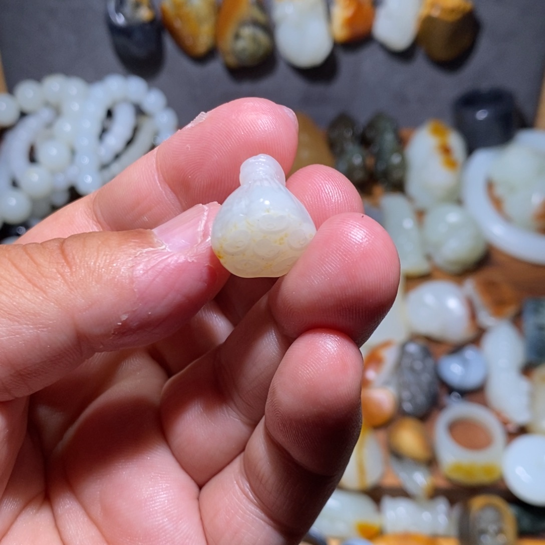 和田玉颈饰未镶嵌森