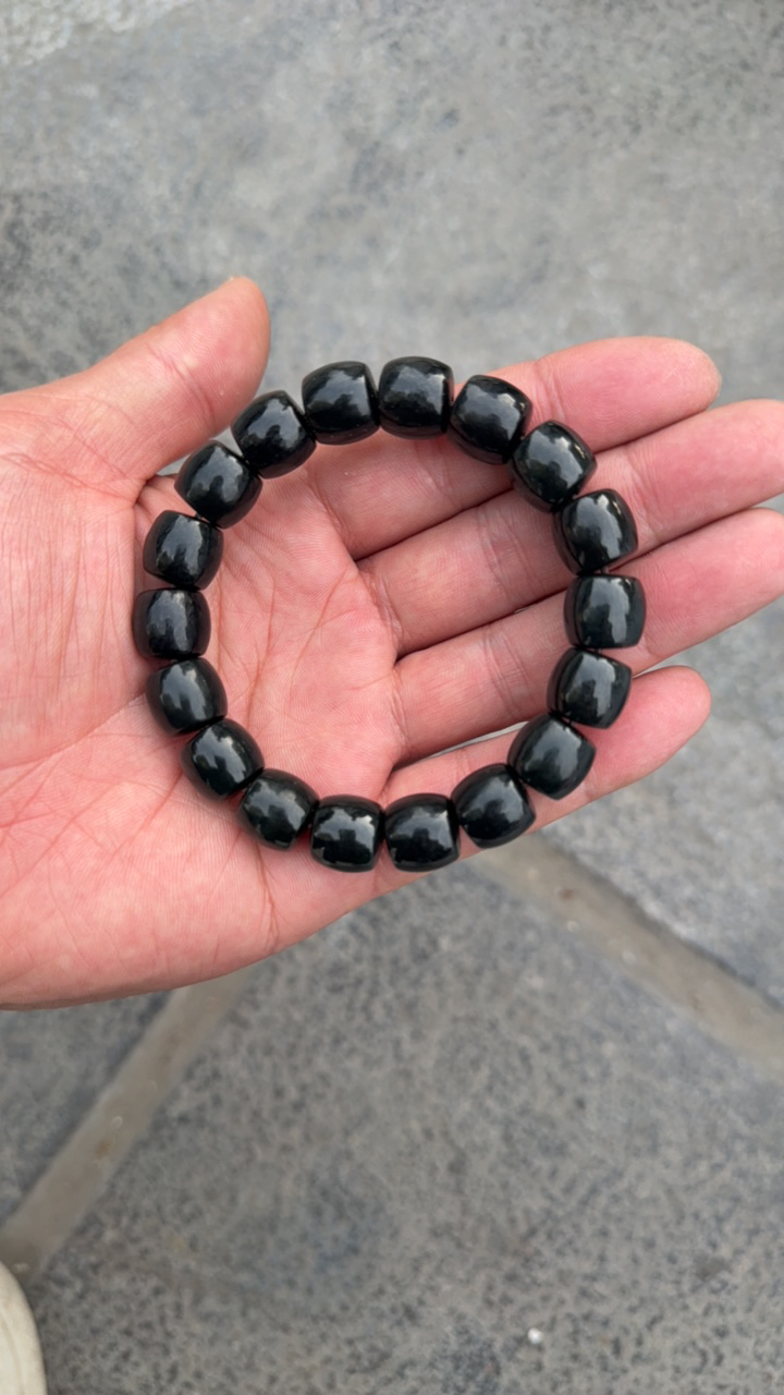 新疆和田玉踏青特细卡12直切手串