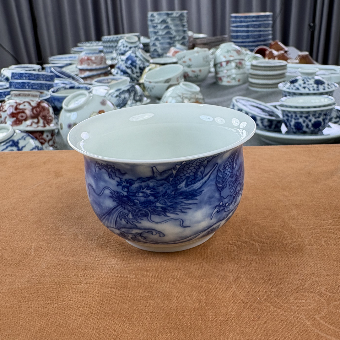 景德镇青花墨龙吸水布袋主人杯