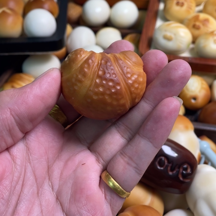 菩提根/象牙果吊坠瑕疵，牛角包