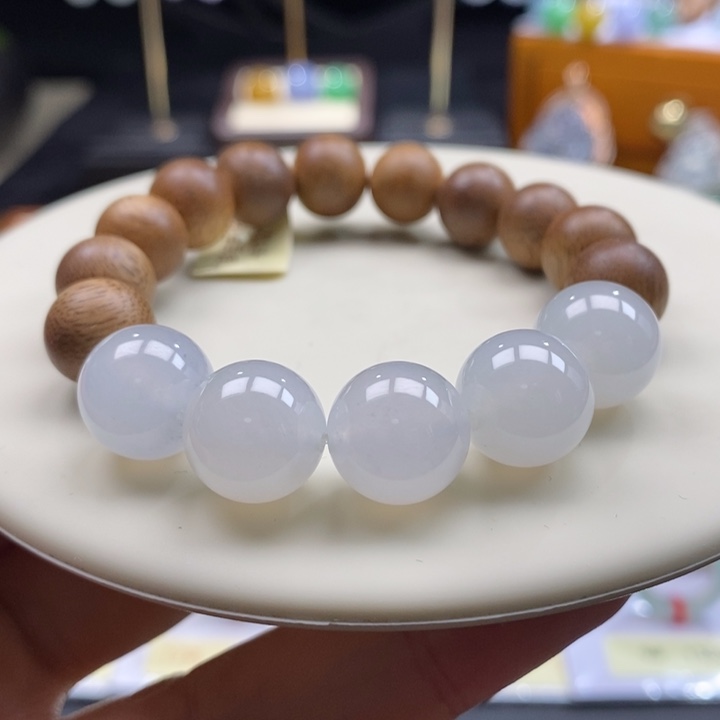 沉香木手串翡翠手串