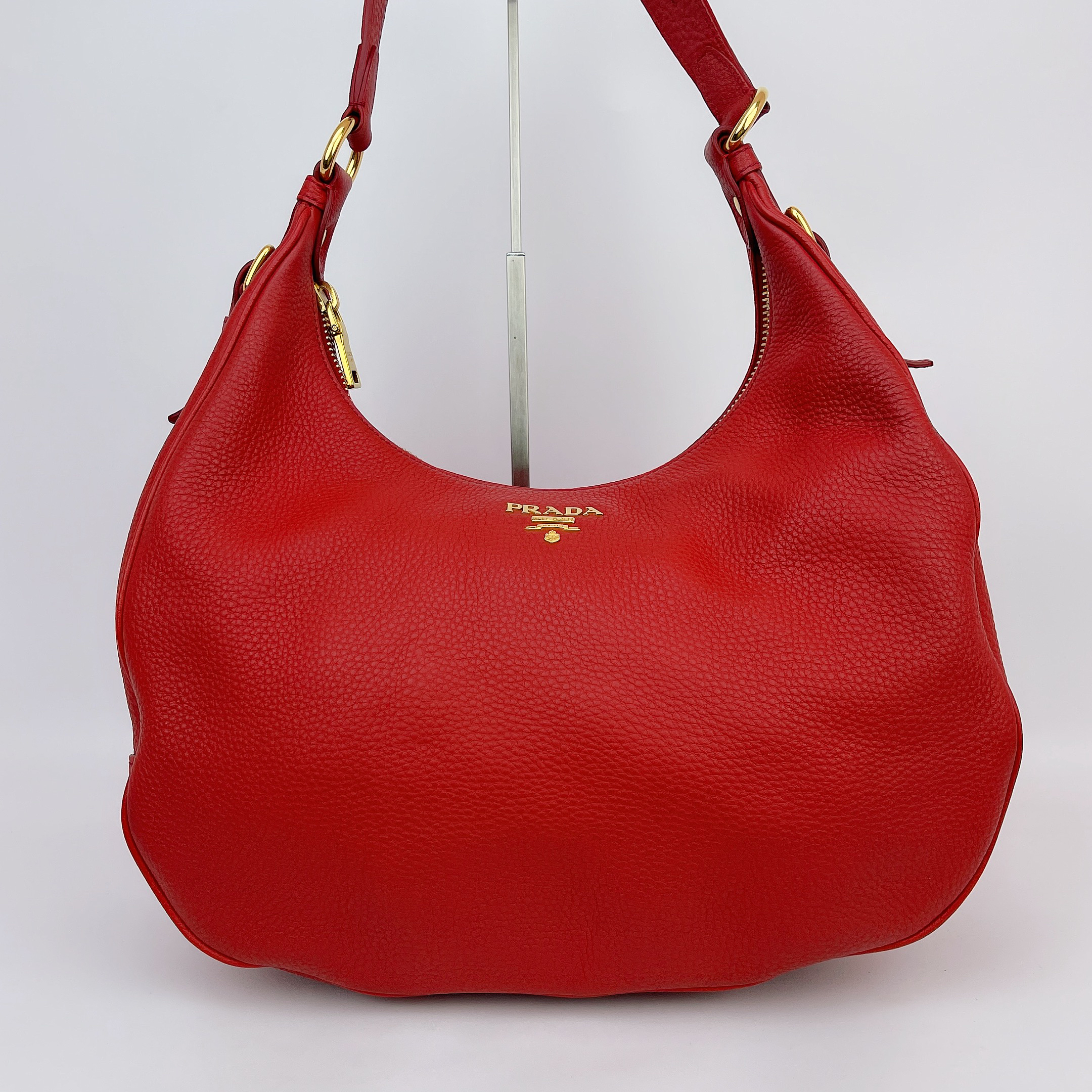 95新 Prada/普拉达 Prada 红色荔枝纹牛皮单肩包 底长33 N027