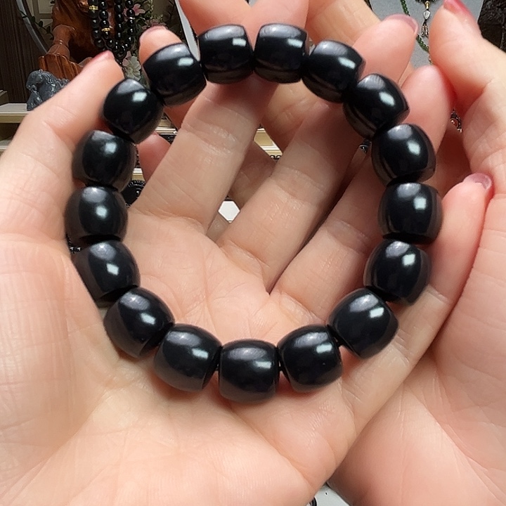 和田玉（墨玉）未镶嵌颈饰卡14直切高羊脂