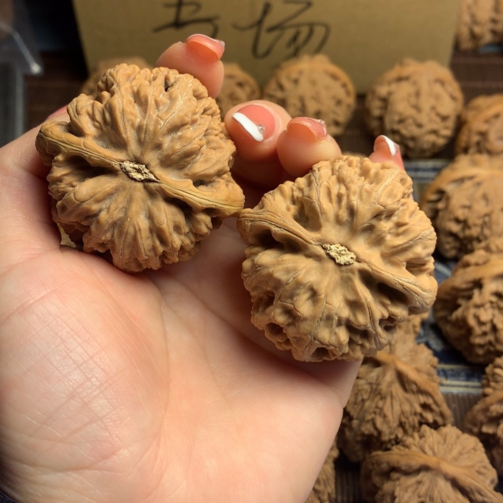 吊坠文玩核桃避**～粗筋