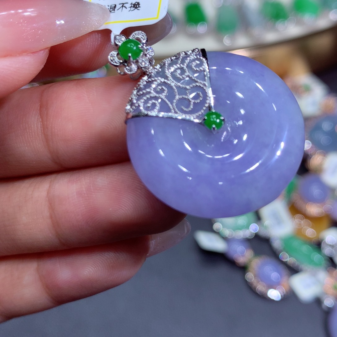 翡翠吊坠(赠链)18K金镶嵌