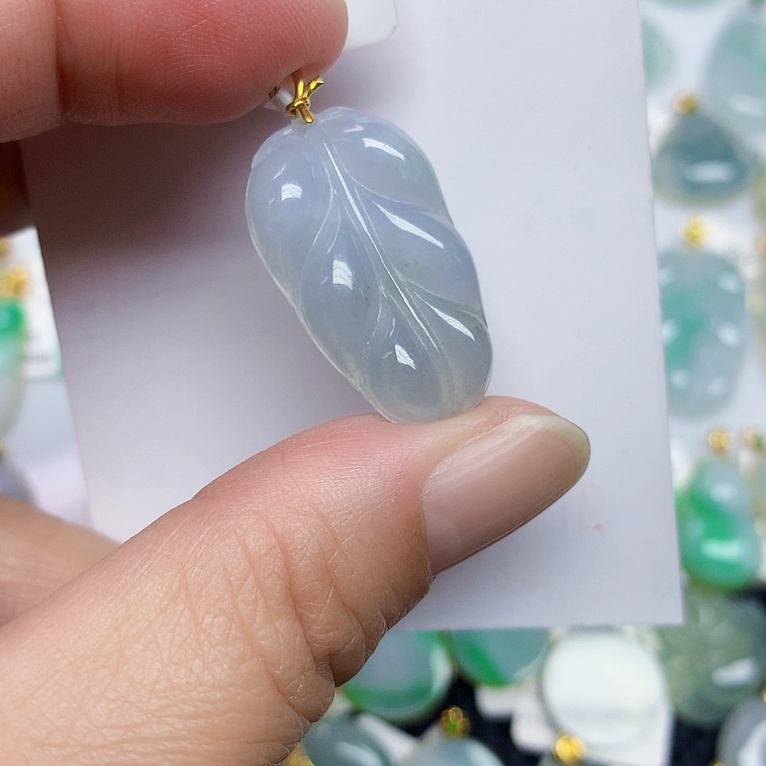 翡翠18K金镶嵌颈饰345667