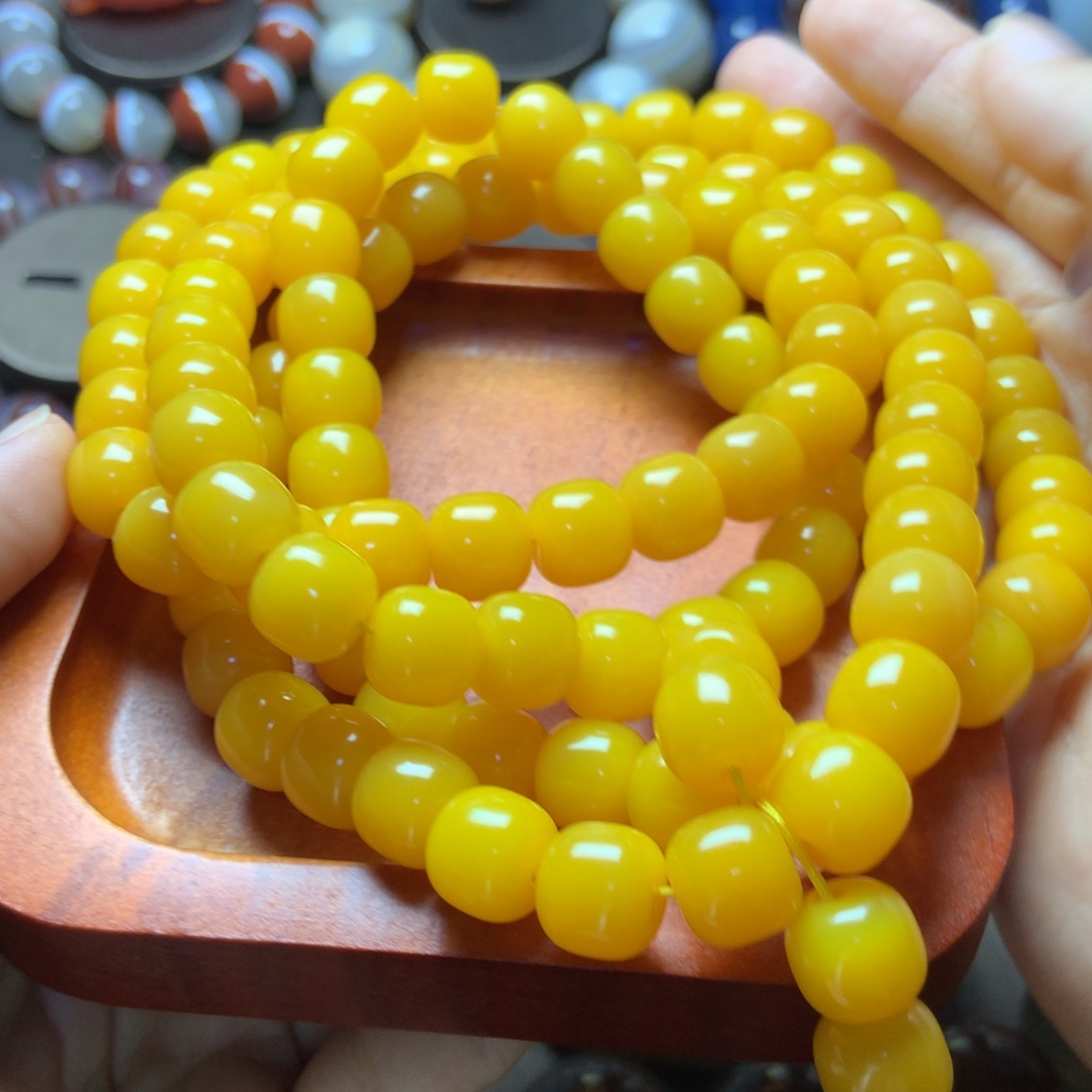 玛瑙/玉髓未镶嵌手串实肉鸡油黄老型珠108粒