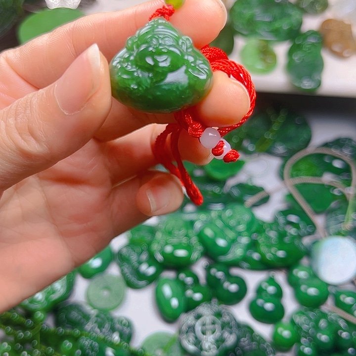 颈饰未镶嵌和田玉制****童