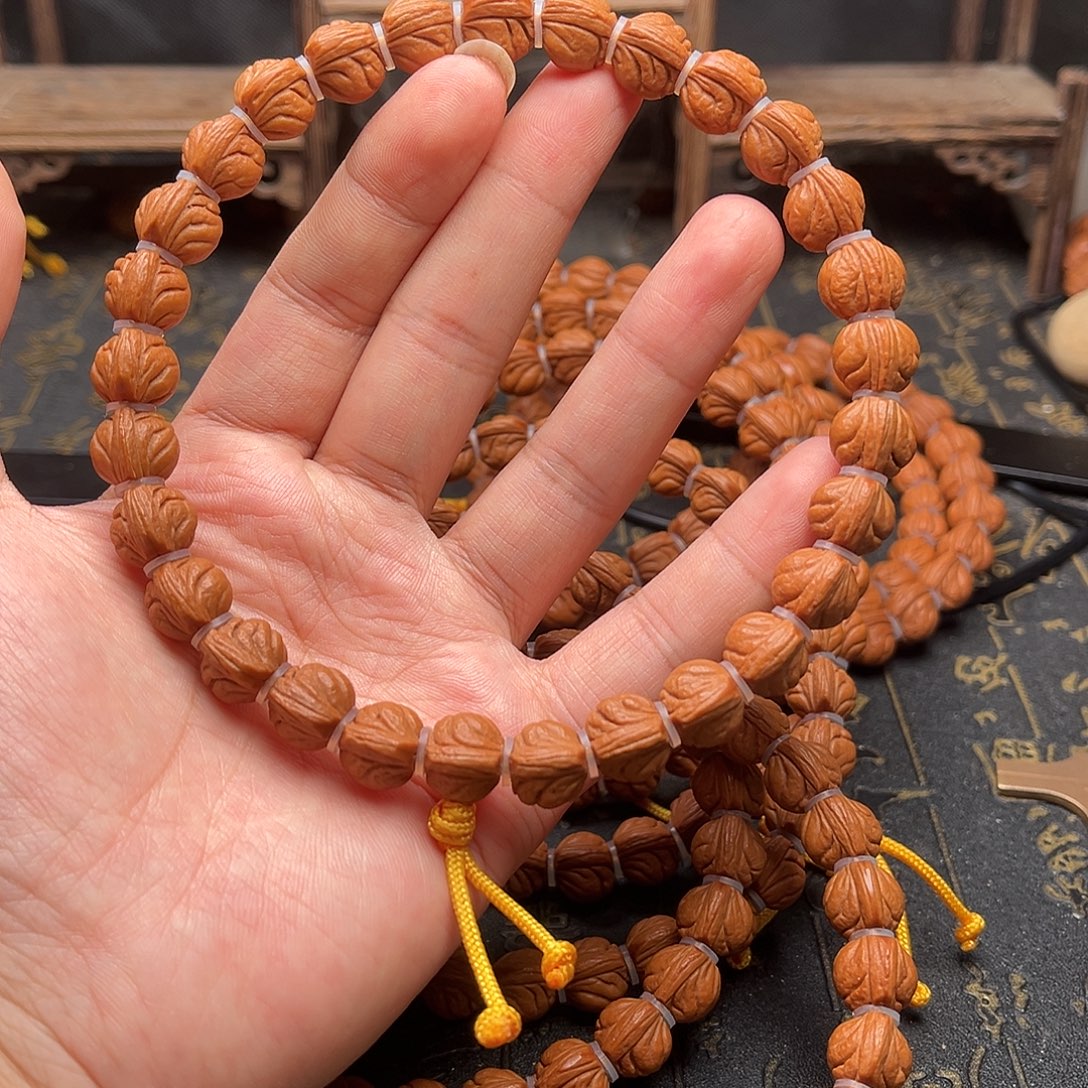 桃核吊坠玉龙手持