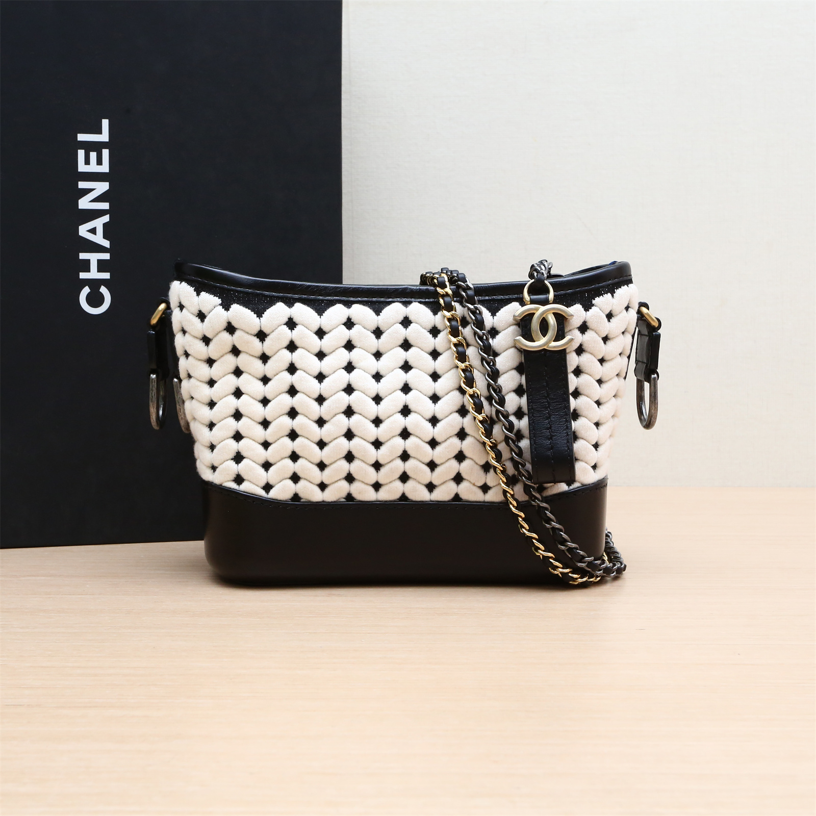 95新 Chanel/香奈儿 斜挎包 流浪 小号 20 帆布 27开P234759082