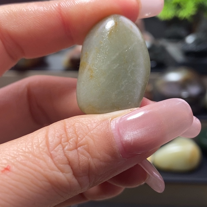 和田玉未镶嵌把件