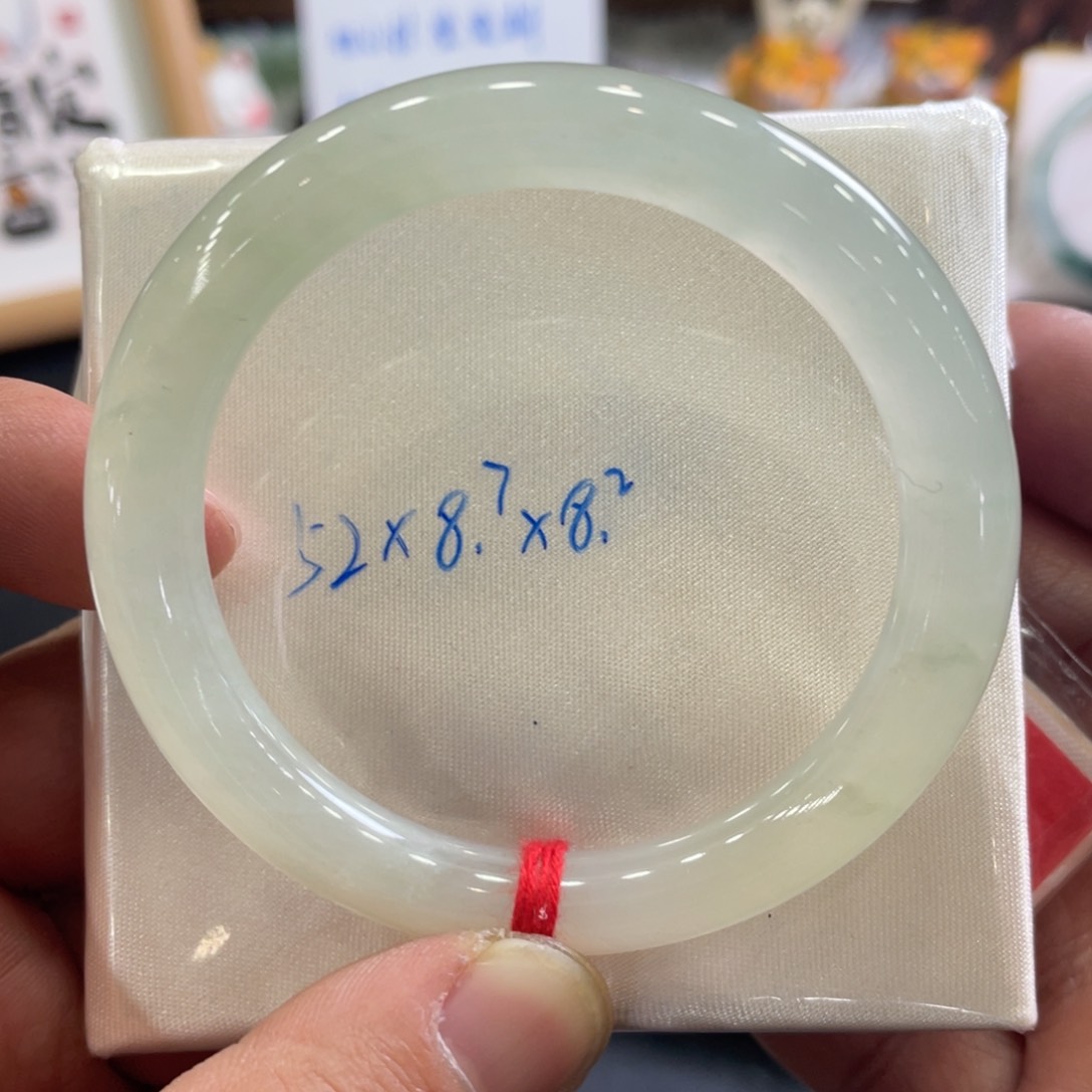 翡翠手镯未镶嵌52圆条