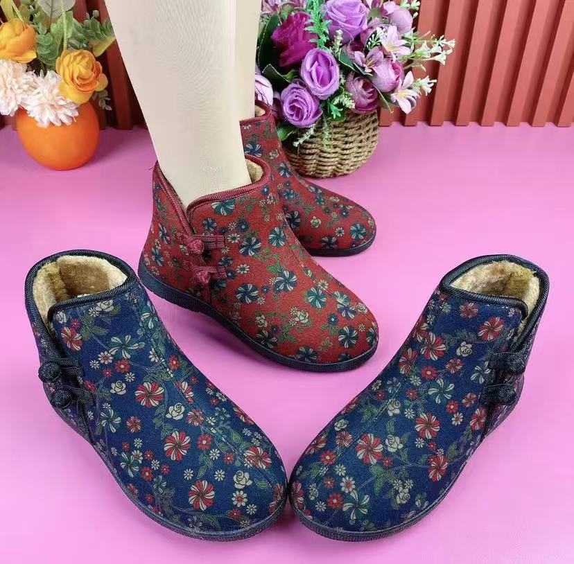 新款老北京加绒保暖时尚妈妈鞋