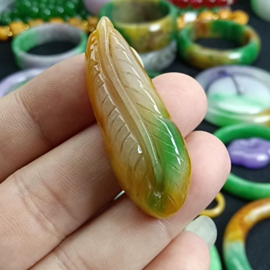 翡翠未镶嵌挂件翡翠