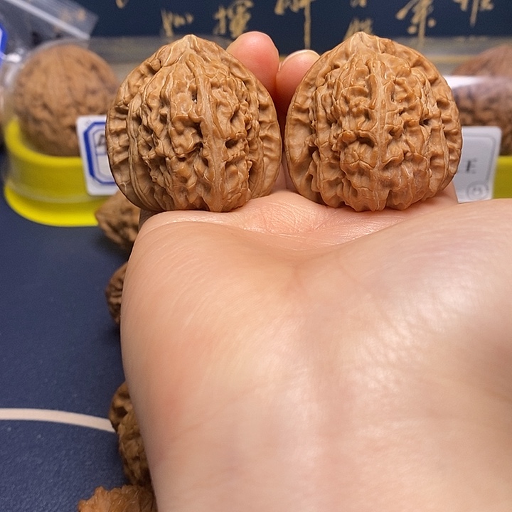 吊坠文玩核桃三角白