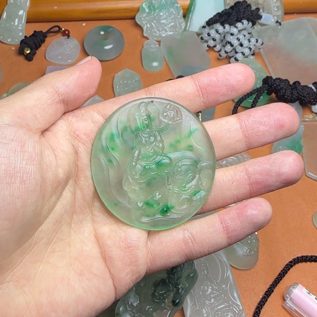 翡翠未镶嵌颈饰普贤