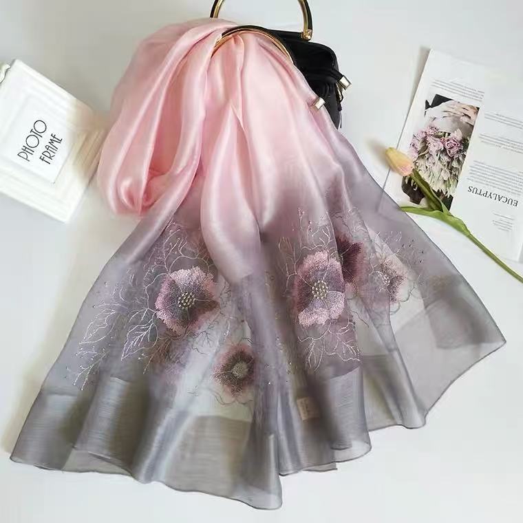 C067 灰粉色渐变绣花 桑蚕丝羊毛围巾丝巾披肩80*190