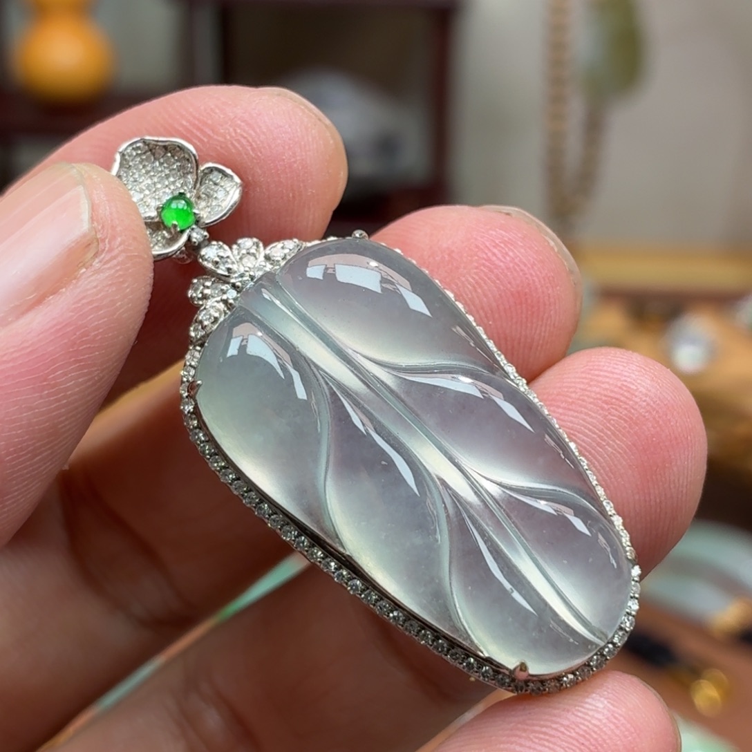 翡翠18K金镶嵌颈饰