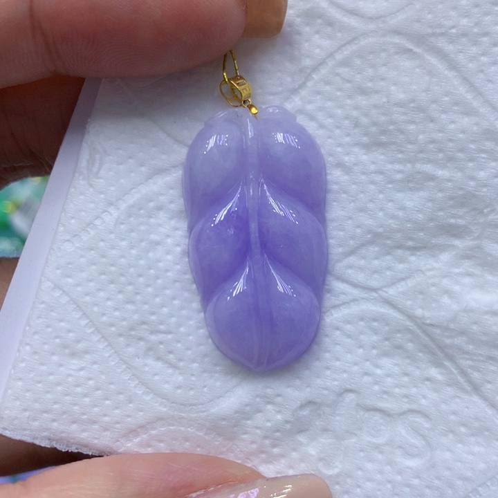 颈饰18K金镶嵌翡翠