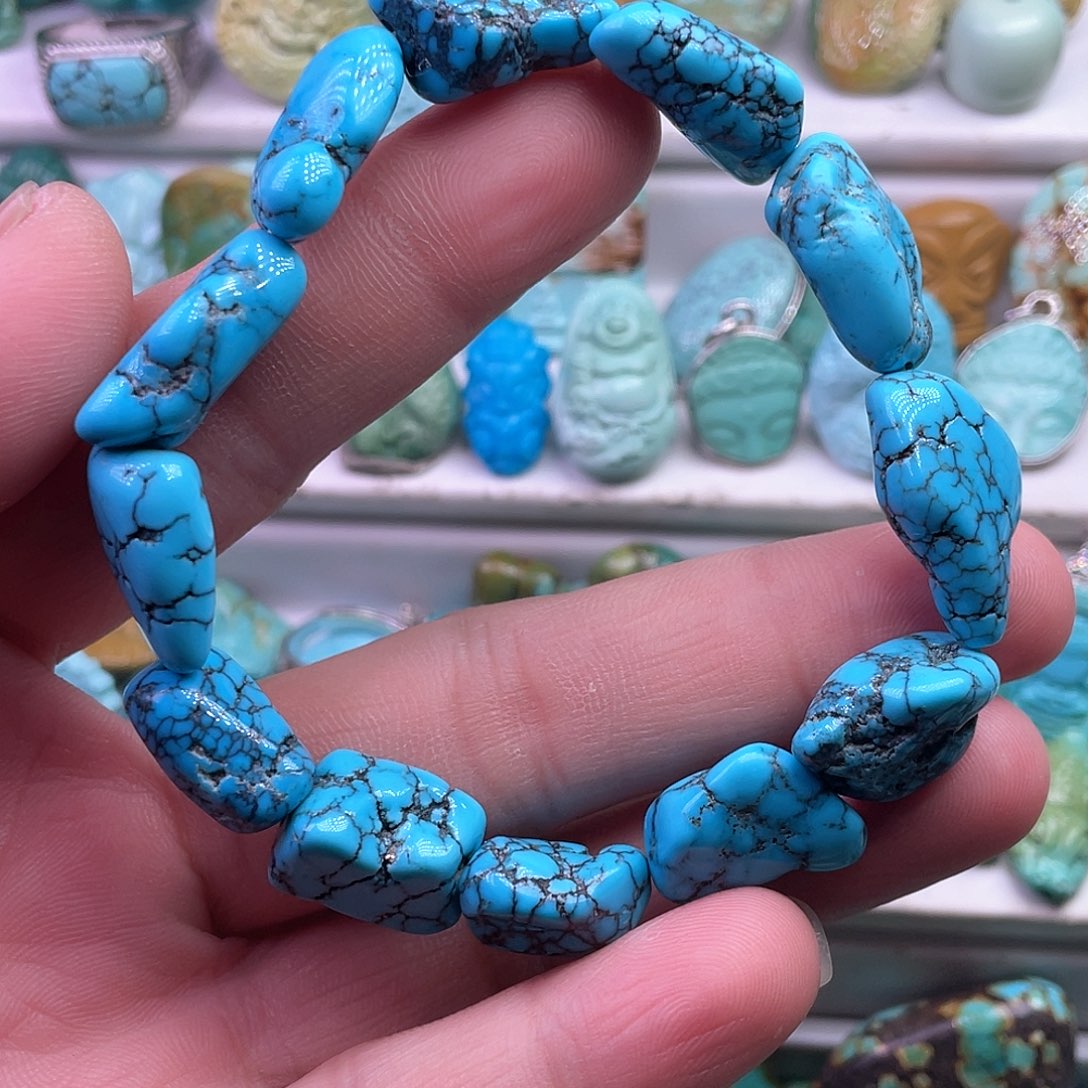 绿松石颈饰未镶嵌