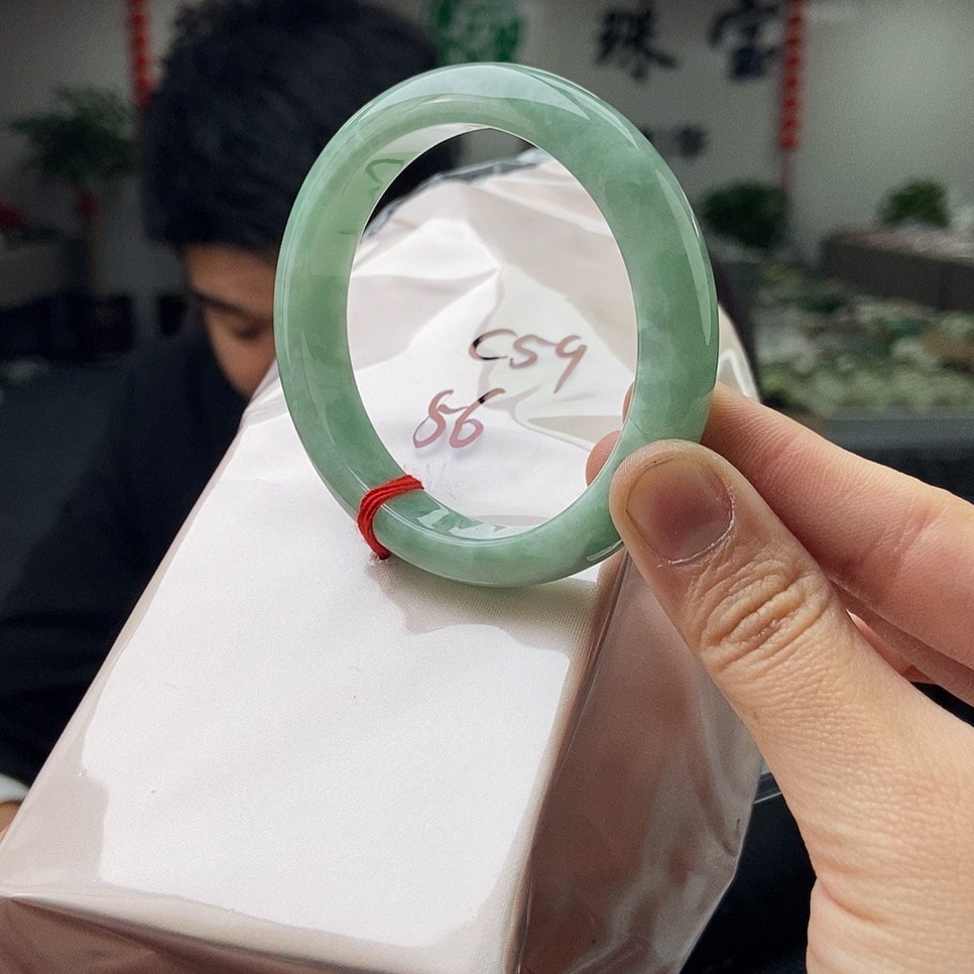 翡翠手镯未镶嵌拍一发一