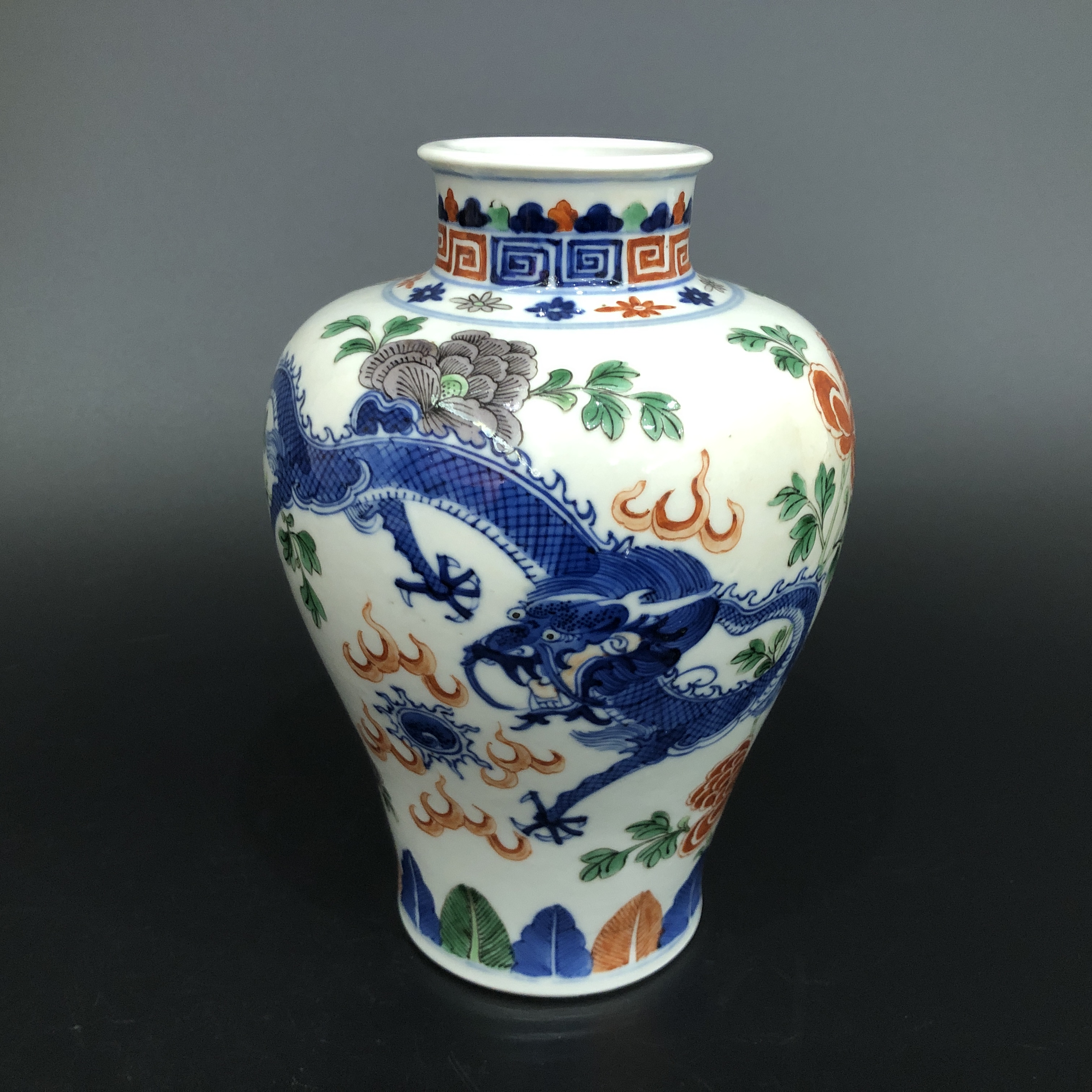 25091061 清光绪青花五彩龙凤呈祥梅瓶 高19.8cm