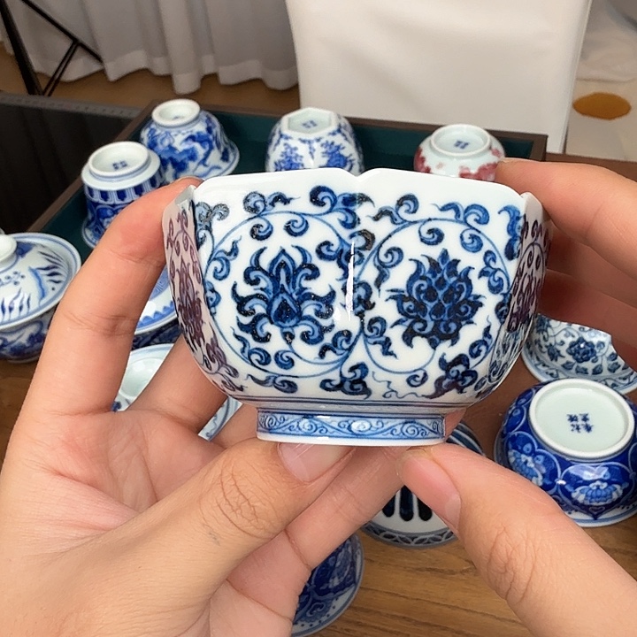 杯子陶缠枝莲葵口八方100cc