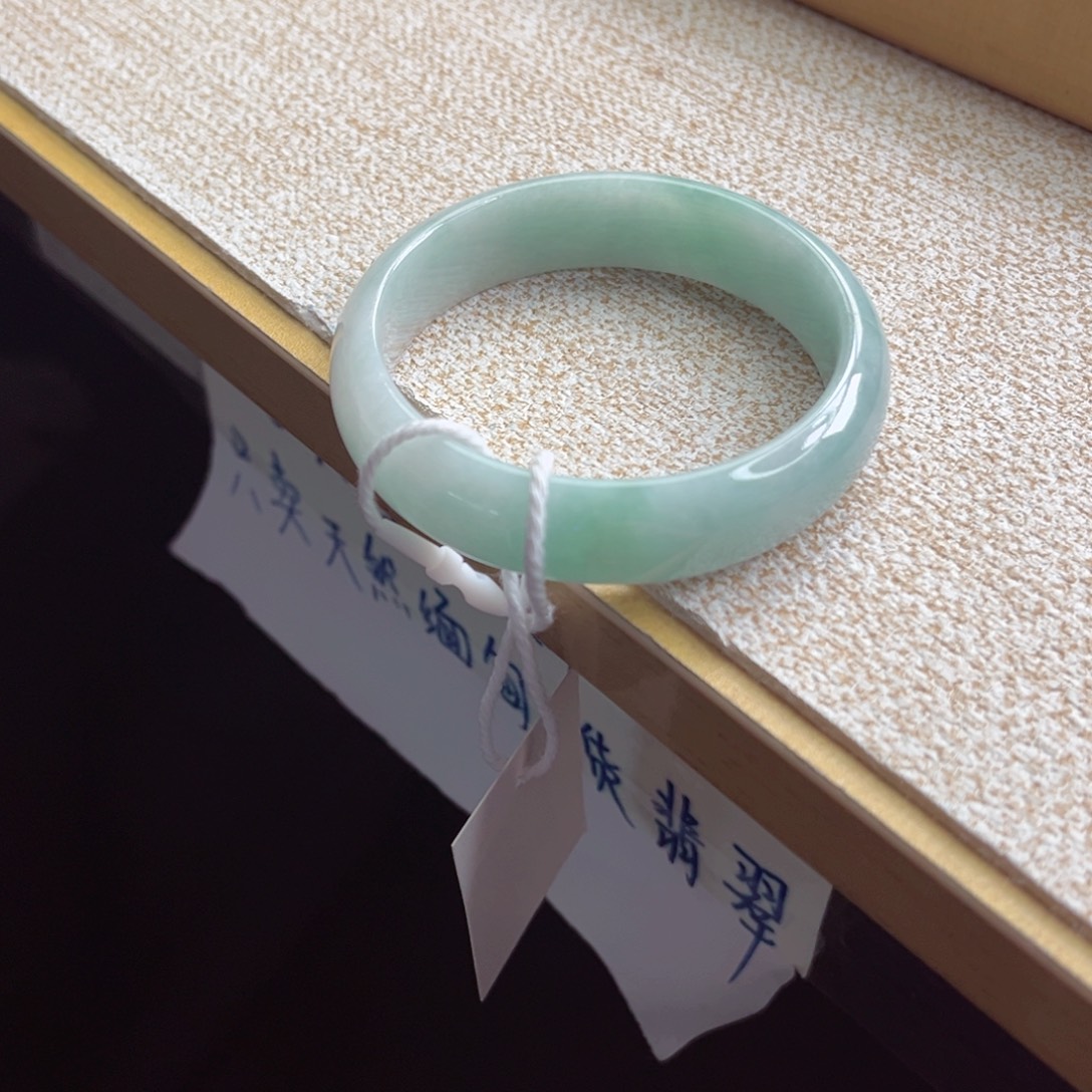 翡翠未镶嵌手镯手镯