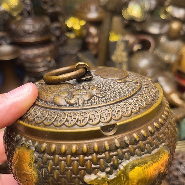 精美铜器批发档口