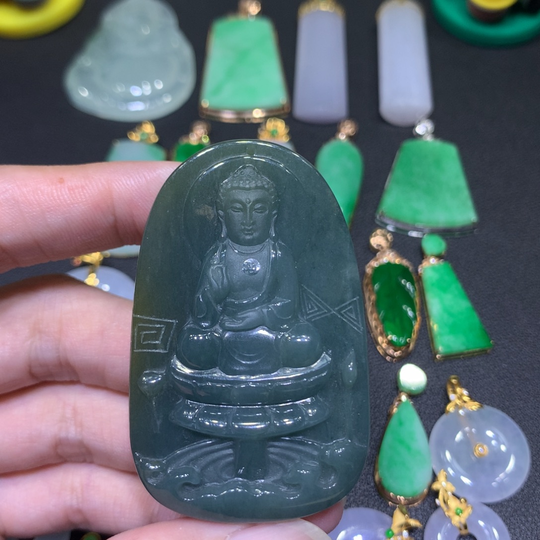 吊坠(不含链)未镶嵌翡翠