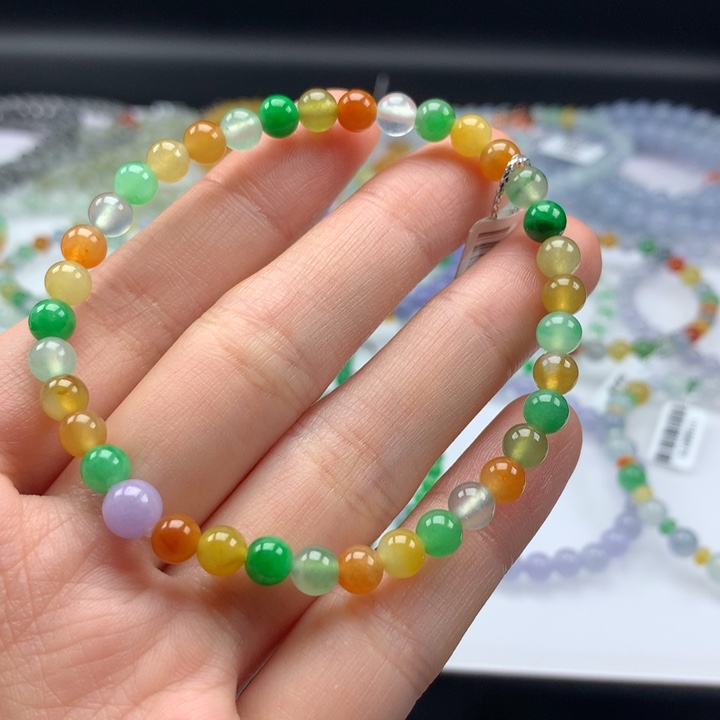 翡翠手镯未镶嵌卡