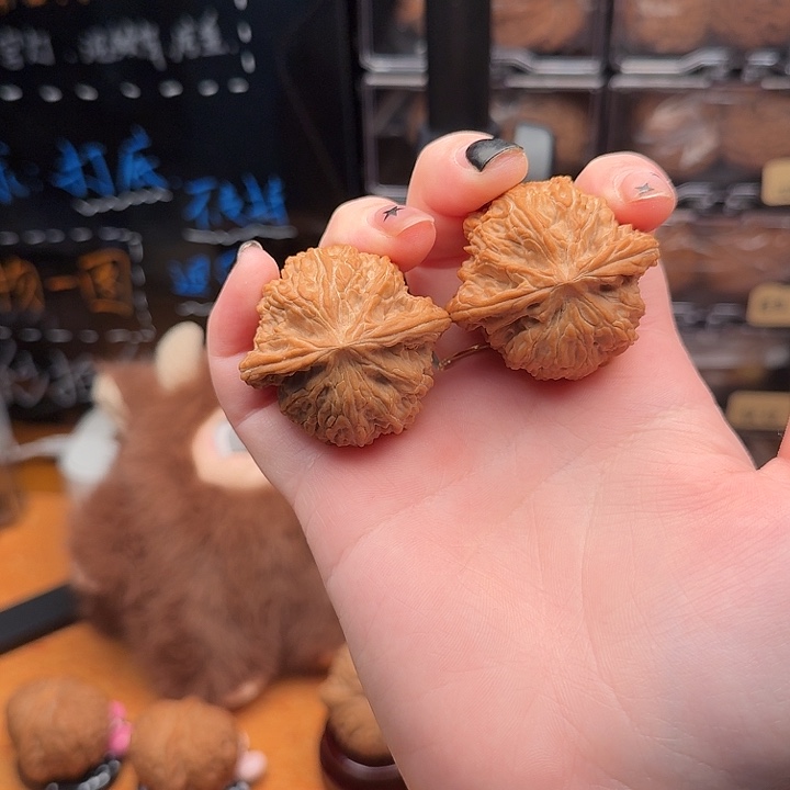 咬***字文玩核桃吊坠39磨盘全品