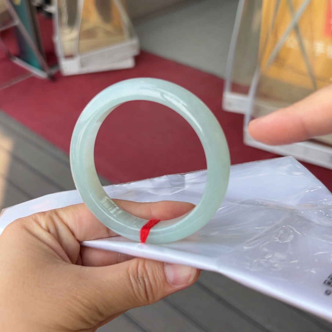 翡翠手镯未镶嵌天然翡翠手镯