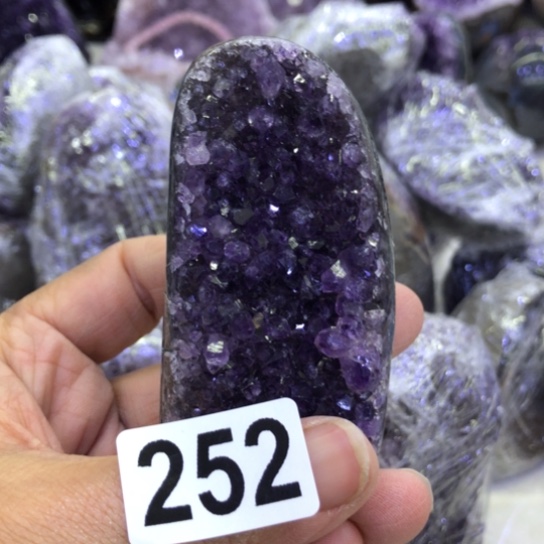 紫晶天然水晶摆件未镶嵌