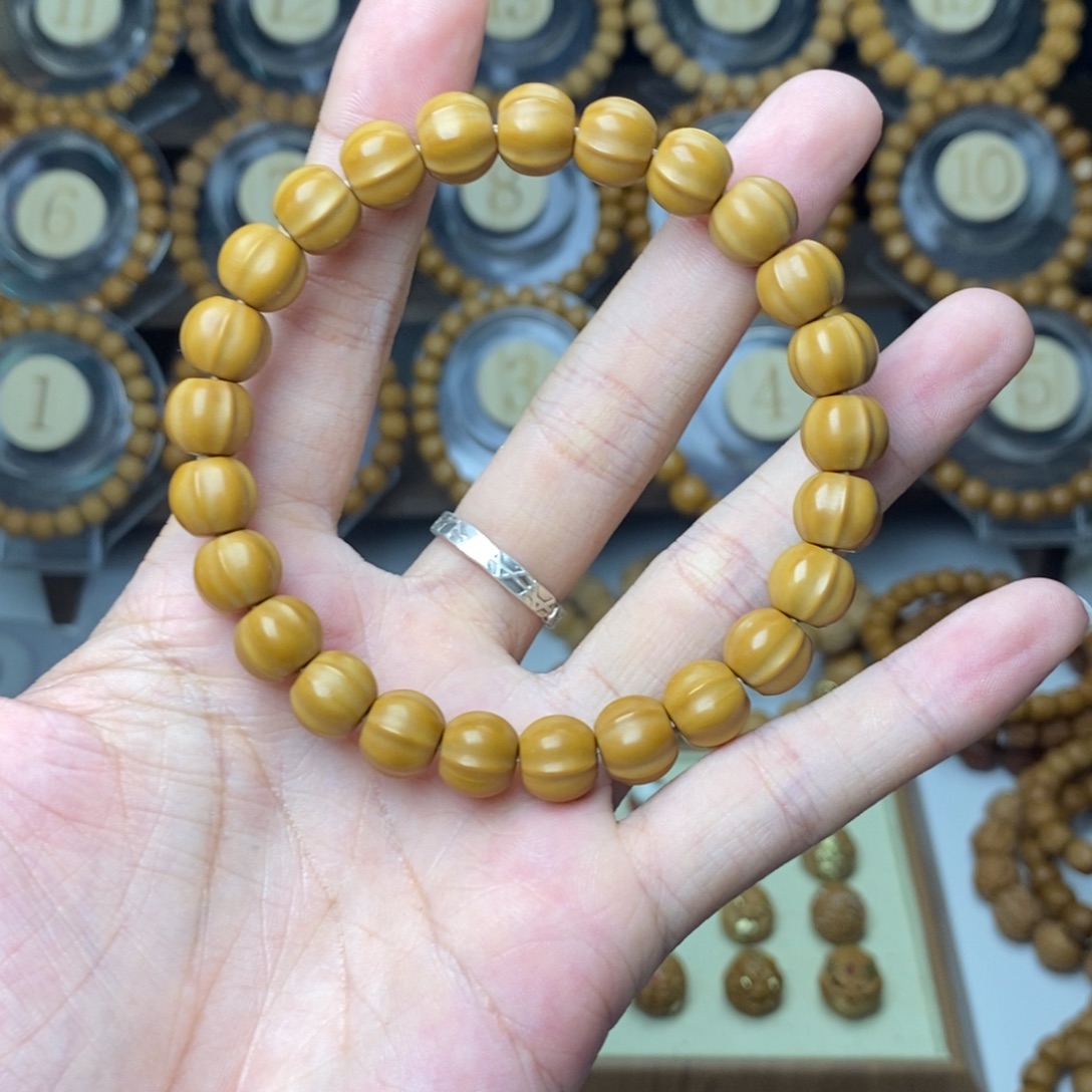 小***.猴头核桃手串小鲨鱼