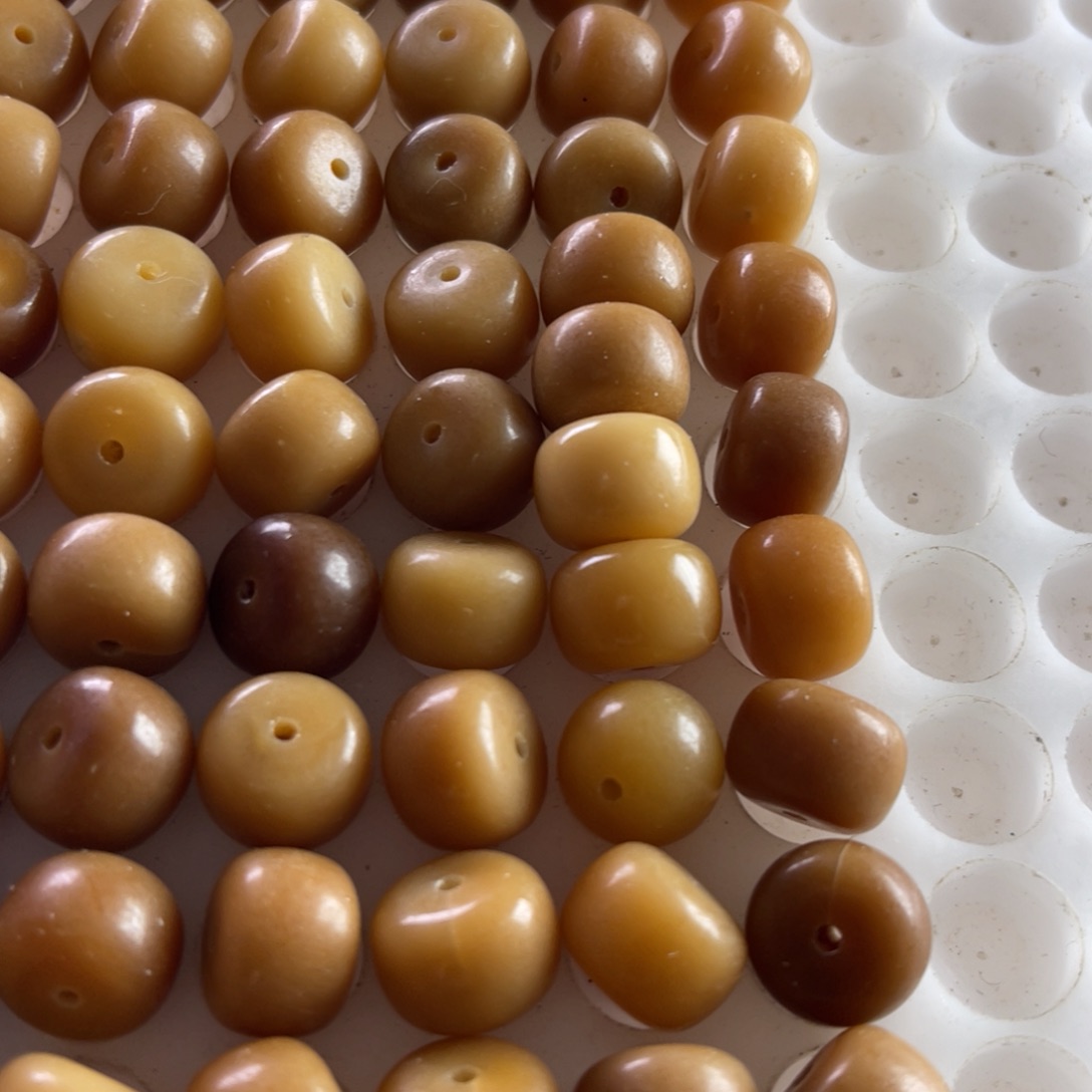 白玉菩提吊坠13瑕疵风化墩60颗