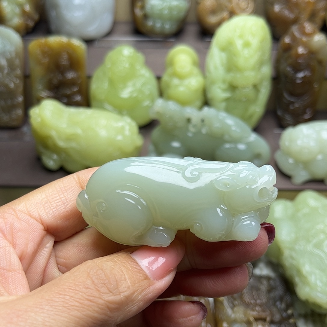 和田玉未镶嵌颈饰