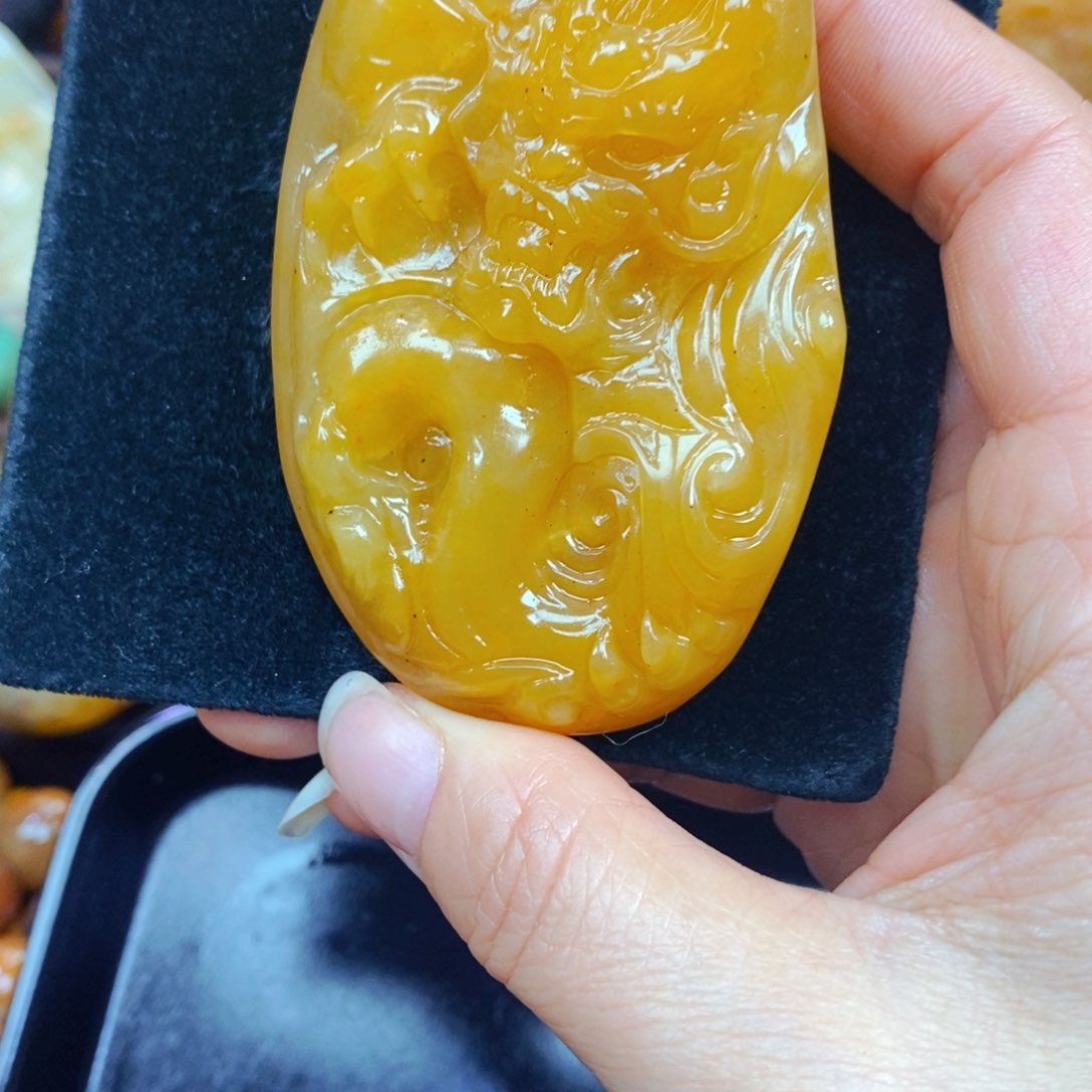 未镶嵌石英质玉（黄龙玉）吊坠(不含链)