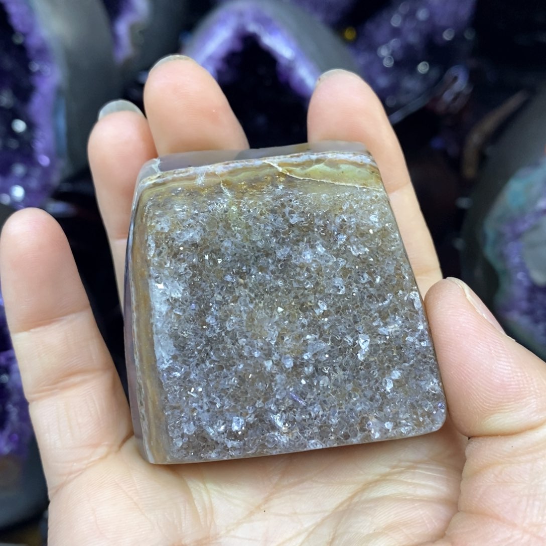 水晶摆件未镶嵌莹