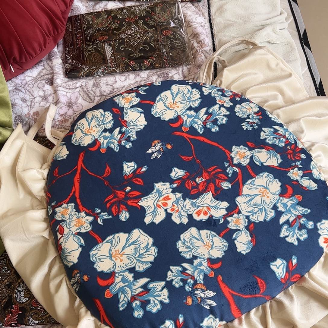 白色玉兰花椅子垫啊啊啊