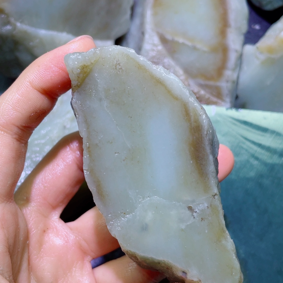 和田玉未镶嵌珠宝半成品