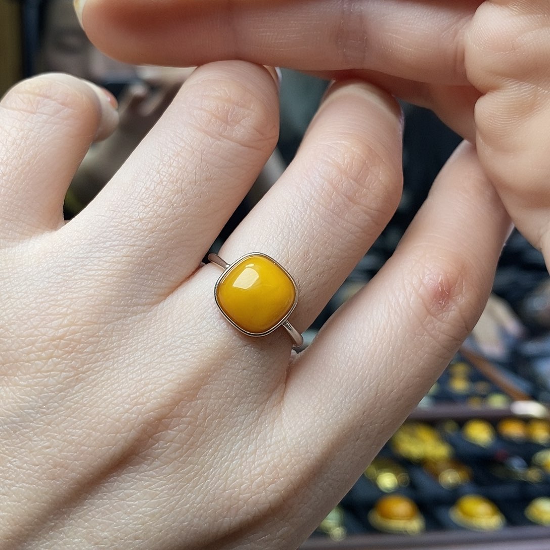 琥珀未镶嵌裸石成品