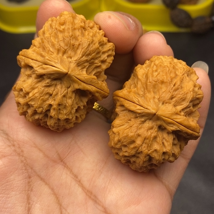 文玩核桃吊坠45尺麒麟元宝