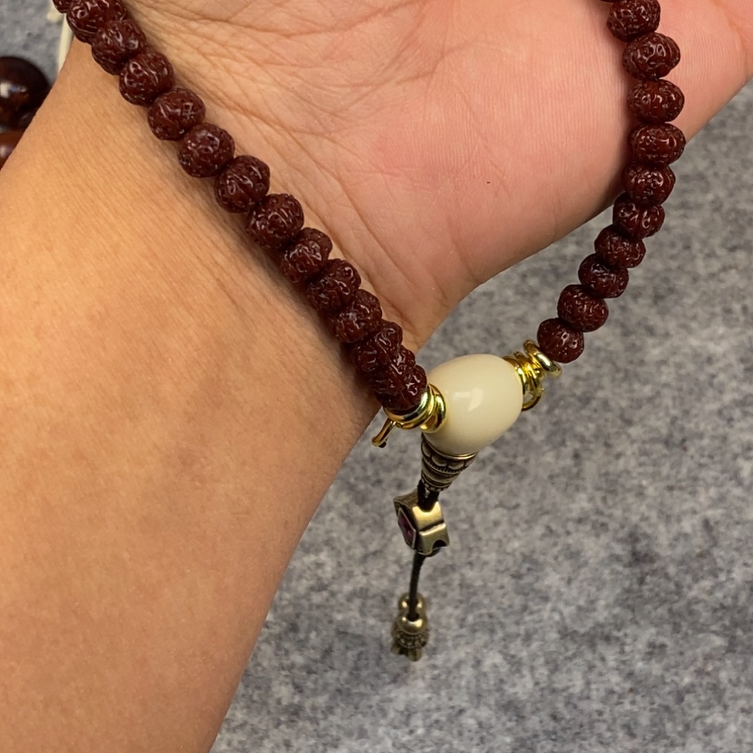 胡***洋吊坠金刚菩提树王