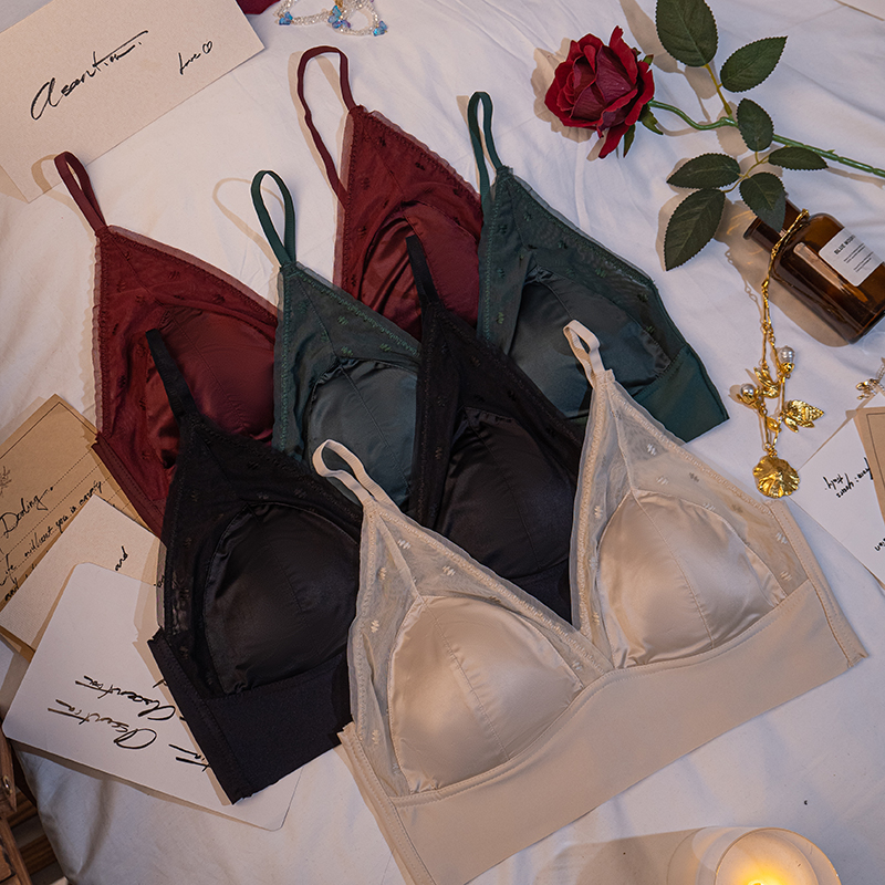 【90-210斤】大码法式缎面设计师款蕾丝美背大胸显小内衣女AXMB513