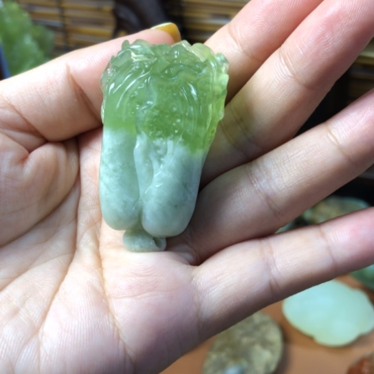 未镶嵌蛇纹石玉颈饰