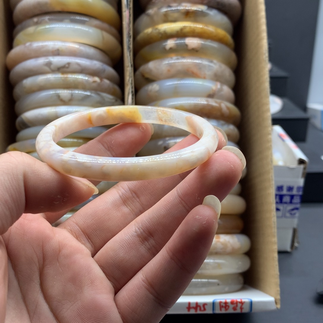 【闪购商品】玛瑙/玉髓手镯未镶嵌橘**?